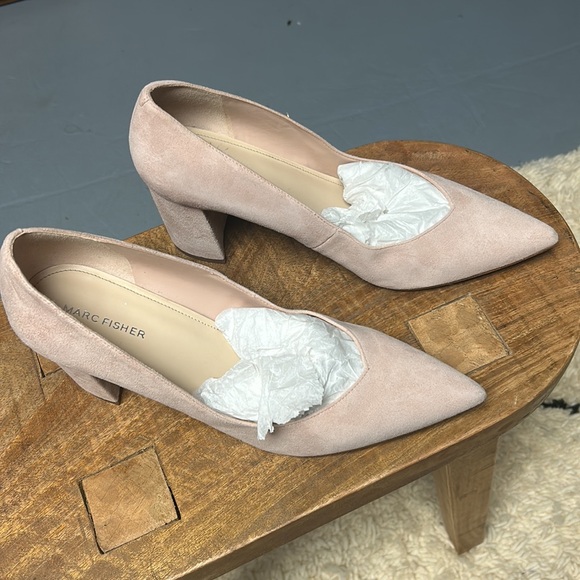 Heels - Picture 2 of 3